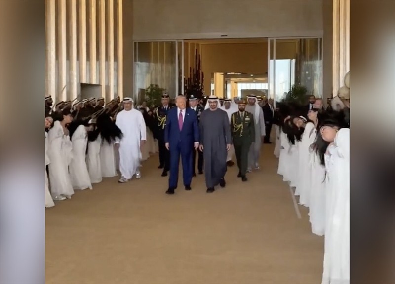 В ОАЭ Трампа встретили традиционным арабским танцем - ВИДЕО