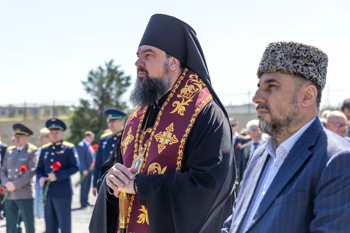 Imam and Priest honour Second World War soldiers together in Baku Display of Azerbaijani Multiculturalism / Photo