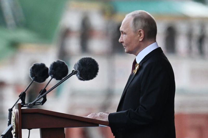 Путин назвал День Победы главным праздником в России