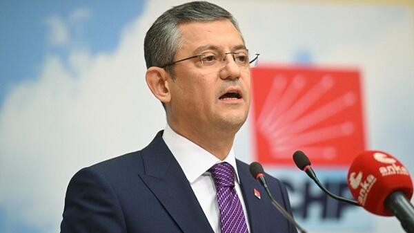 Özgür Özələ hücum edildi - Video