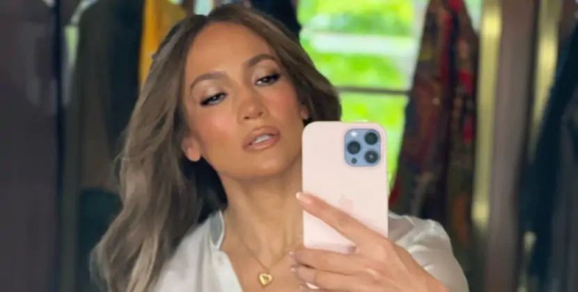 Cennifer Lopez öz fotolarını paylaşdığı üçün məhkəməyə verilib -