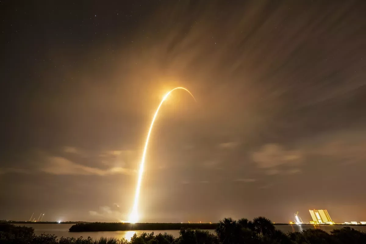 SpaceX's Falcon 9 launches new batch of Starlink satellites into orbit