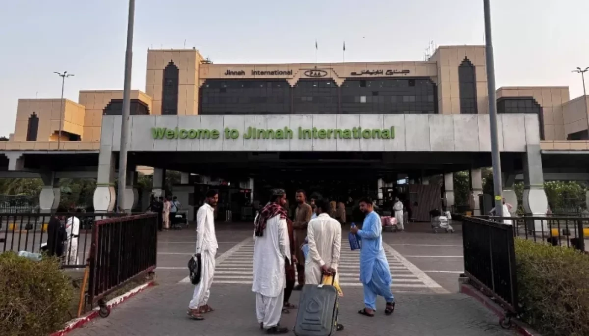 Pakistan shuts airspace until May 11 following security concerns