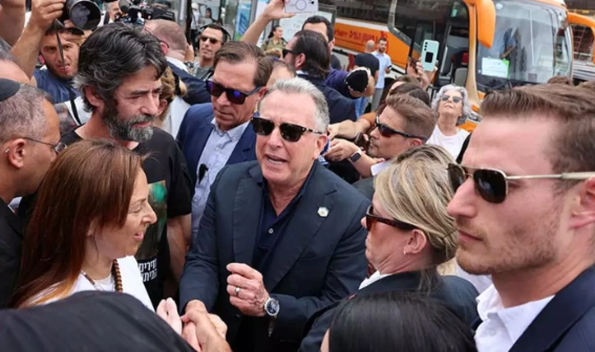 US envoy to Israeli hostages' families: "We're not replacement for your government"