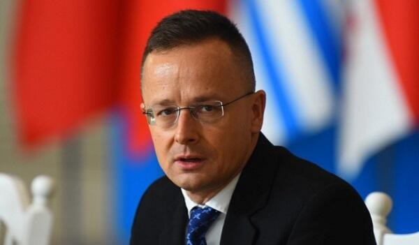 Hungary urges Ukraine to use 'right tone' in EU talks