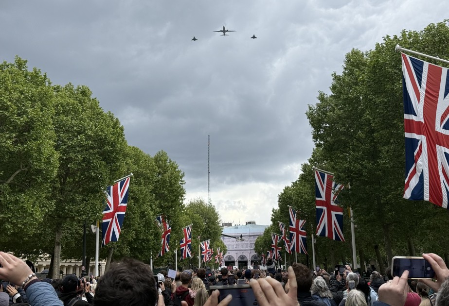 Royal Family watch flypast from Buckingham Palace to mark 80th anniversary of VE Day