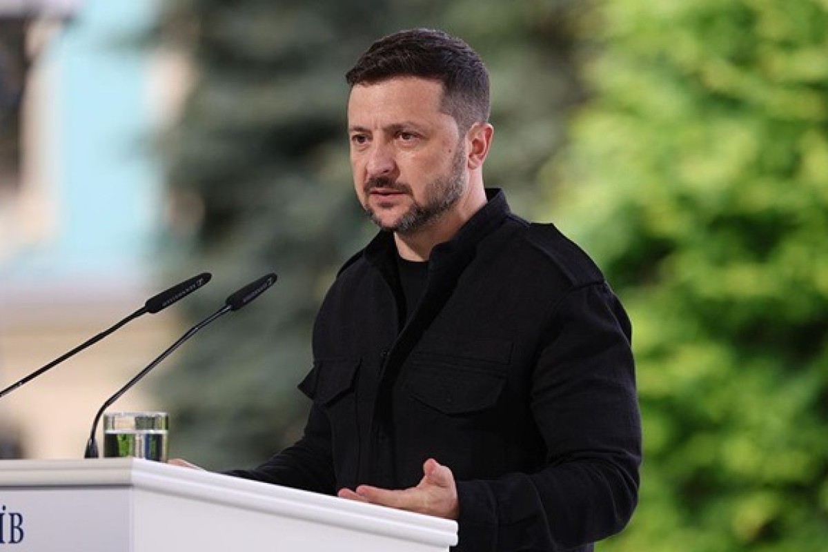Рейтинг Зеленского вырос перед переговорами с Россией