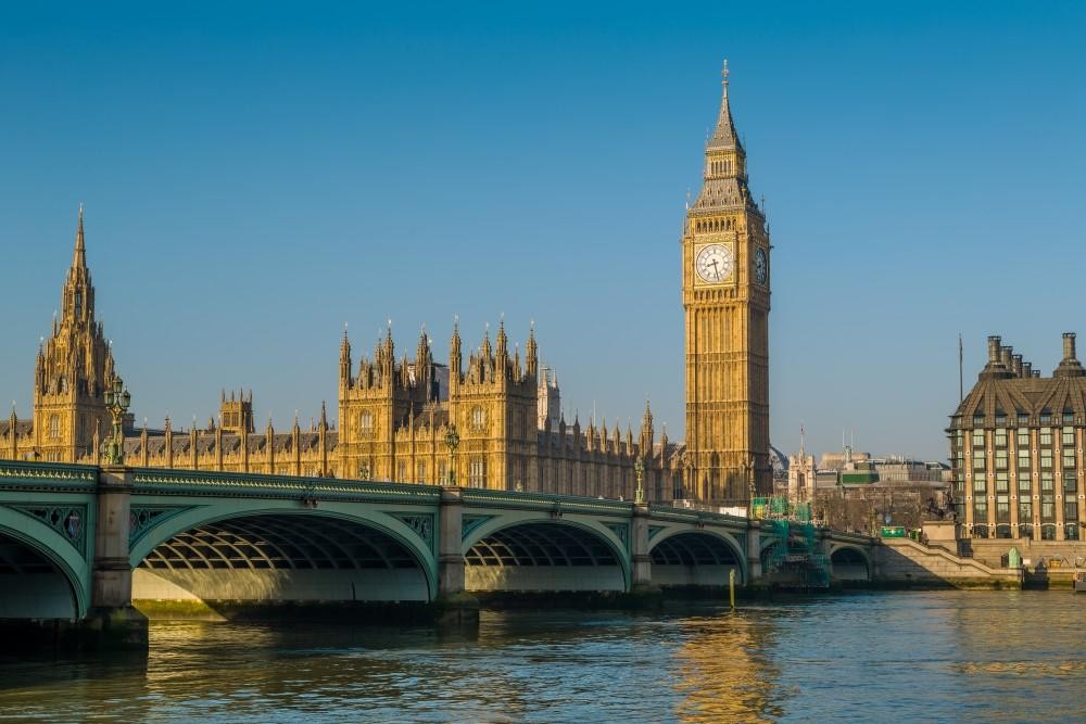 Britaniya Çinin xidmətçisidir – Trampın müşaviri
