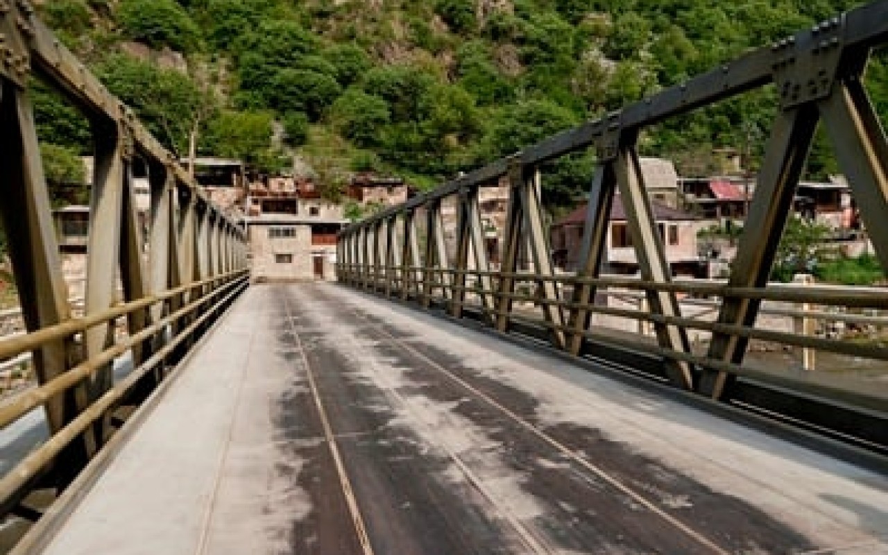 İran Ermənistana körpü hədiyyə etdi