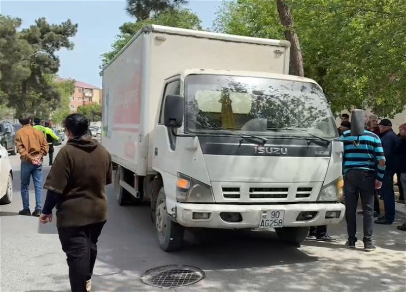 В Сумгайыте грузовик насмерть сбил пожилую женщину