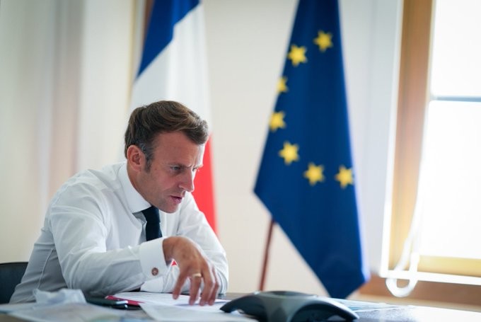 French President vows to accelerate talks with Iran