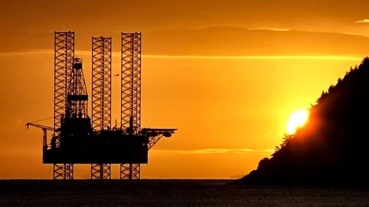 Azerbaijani oil price drops