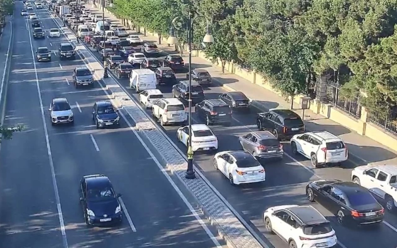 Bu yollarda sıxlıq var - SİYAHI
