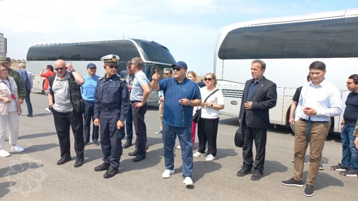 Diplomatic corps representatives arrive in Aghdam