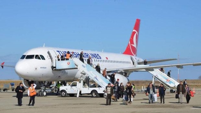 10 Turkish planes stranded amid conflict