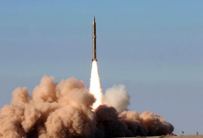 Iran fires new missiles, hits Mossad HQ