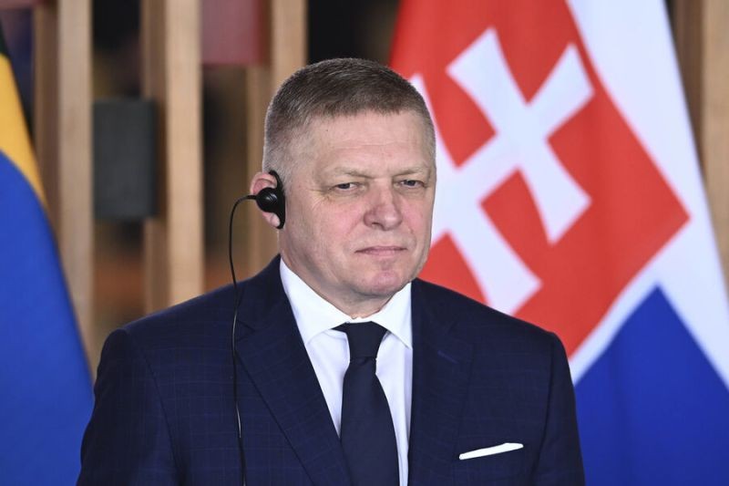 Фицо объяснил отказ Словакии поддержать новые санкции против России