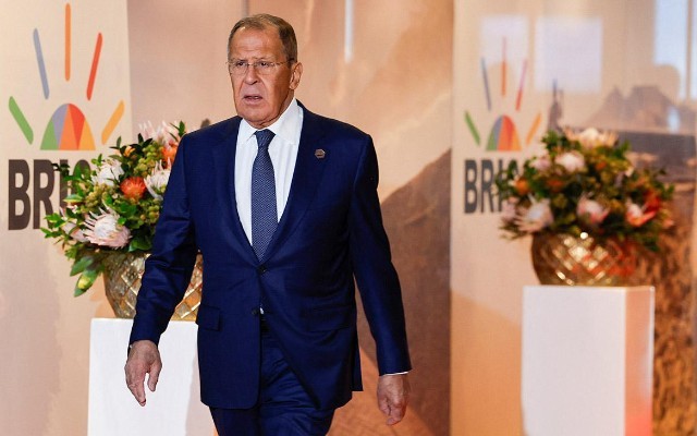 Lavrov Braziliyada avtomobil nişanı ilə təəccübləndirdi -