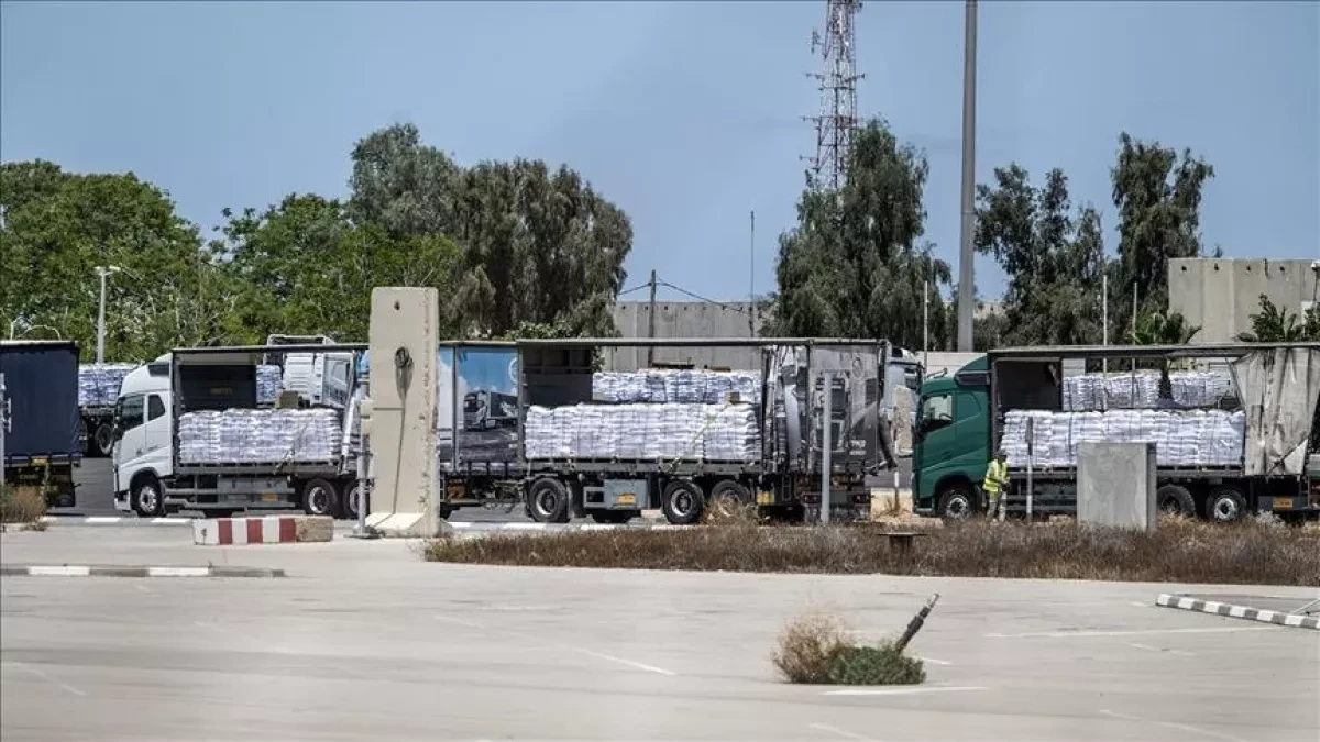 Media: Over 110 aid trucks cross into Gaza from Egypt