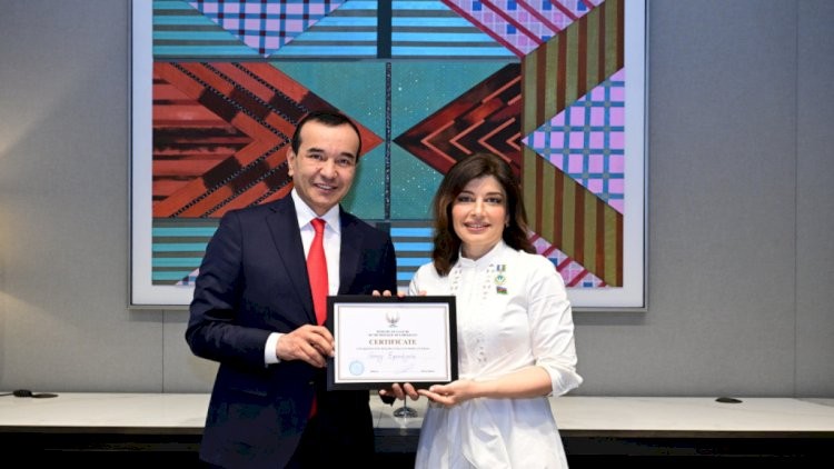 Günay Əfəndiyevaya medal verilib