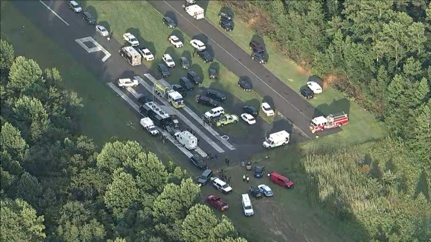 14 injured after skydiving plane crashes at New Jersey airport