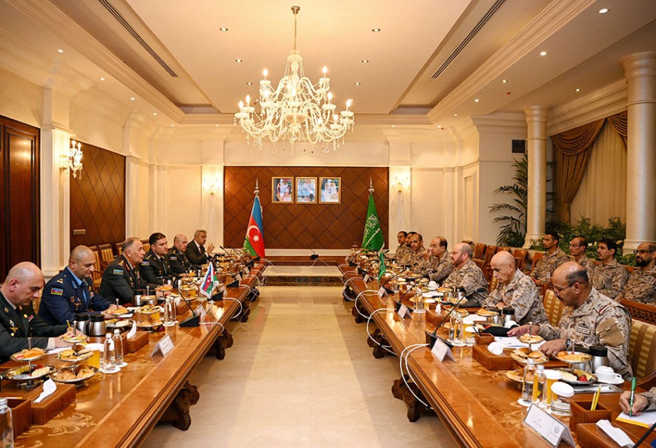 Azerbaijan, Saudi Arabia discuss enhancement of military cooperation