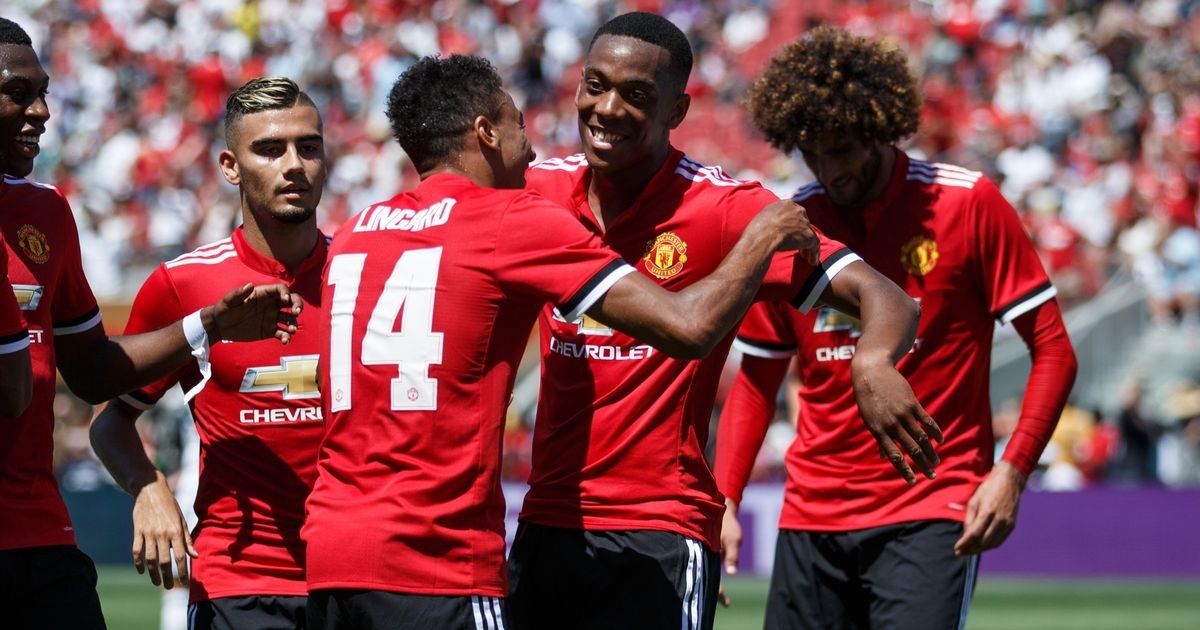 Manchester United secures the signing of Brian Mbeumo
