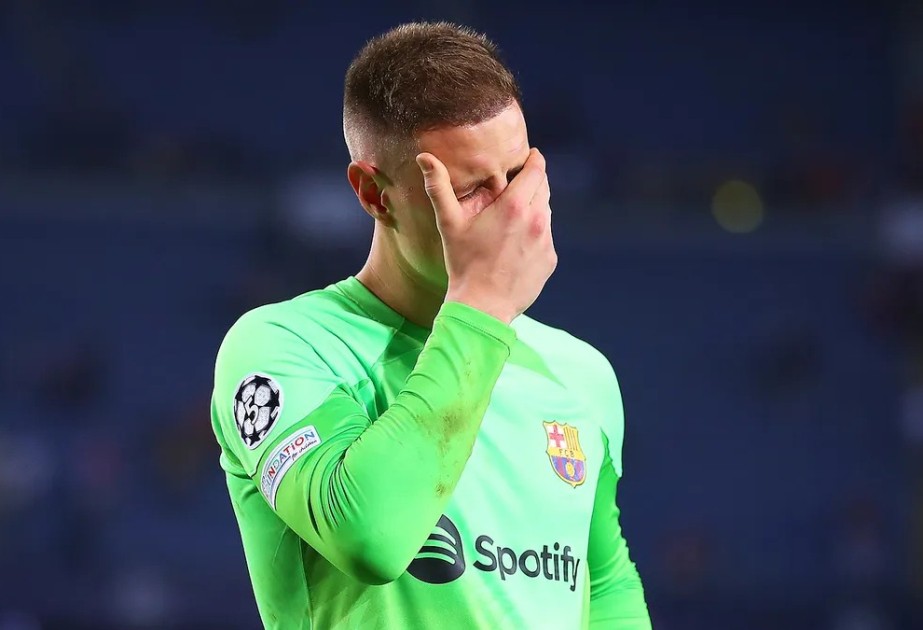 Barcelona strip Ter Stegen of captaincy in medical report standoff