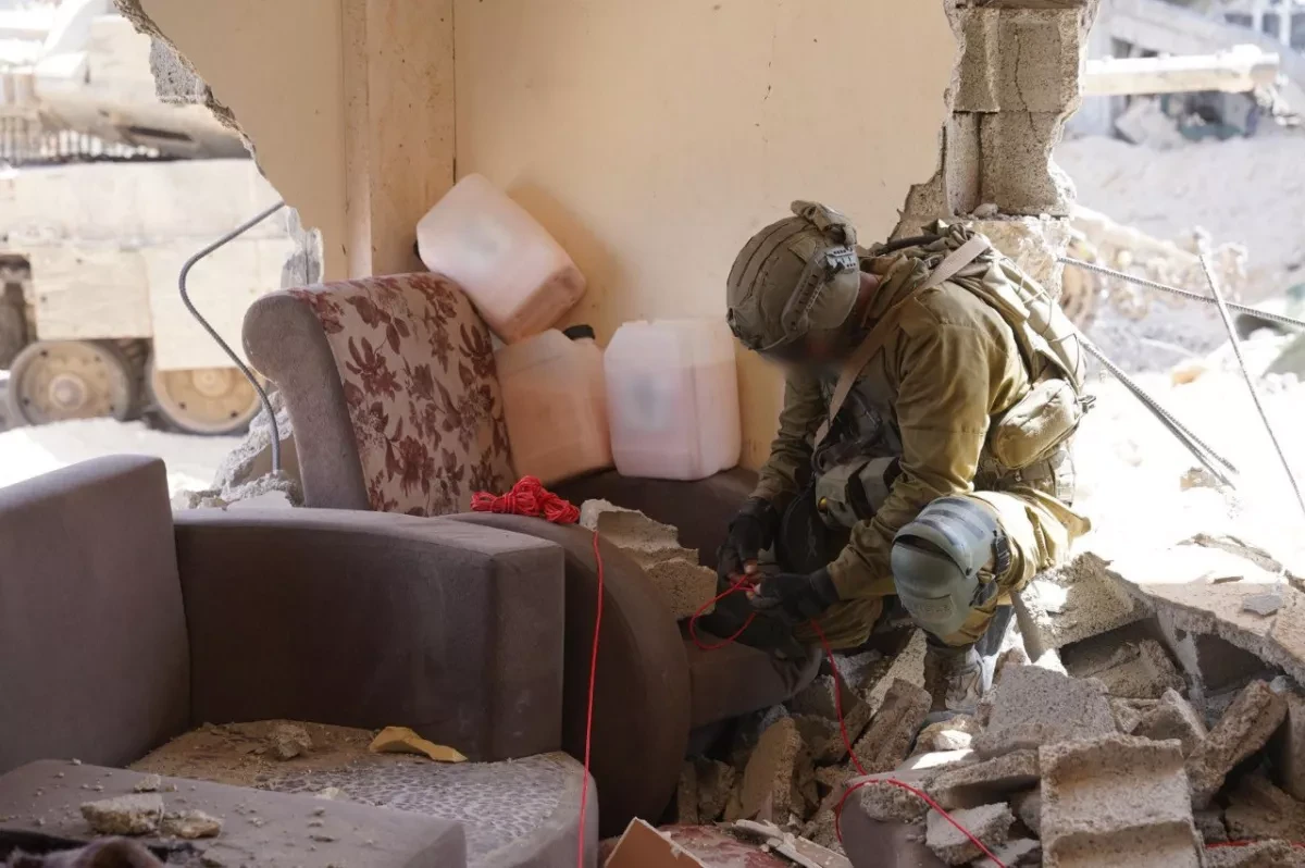 Israel resumes extensive operations around Gaza Strip amid mobilization of reservists