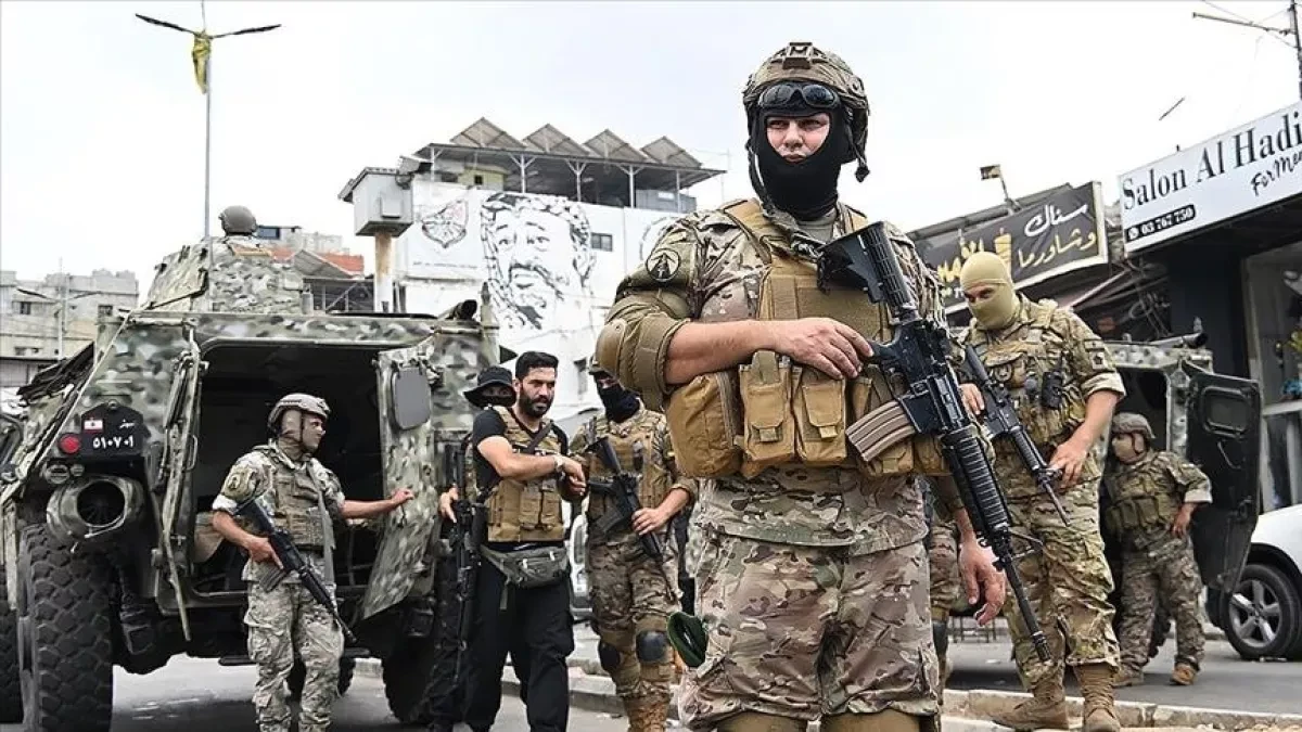 Palestinian authorities hand over 3rd batch of weapons to Lebanese army