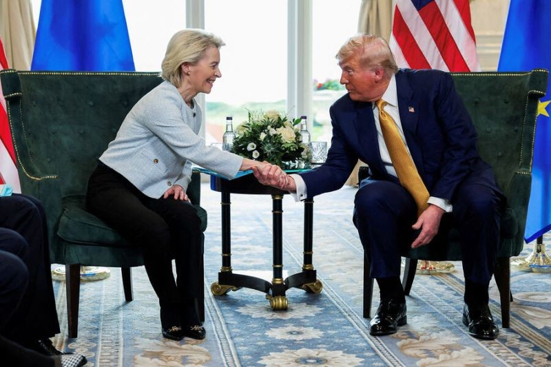 Трамп хотел, чтобы ЕС закупил у США энергоресурсы на $1 трлн