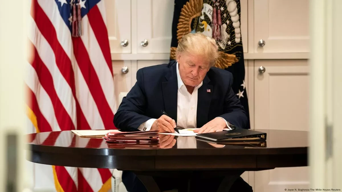 Trump plans executive order targeting flag burning