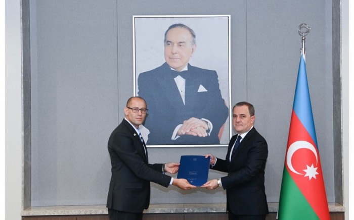 New Israeli ambassador presents copy of credentials to Azerbaijani FM