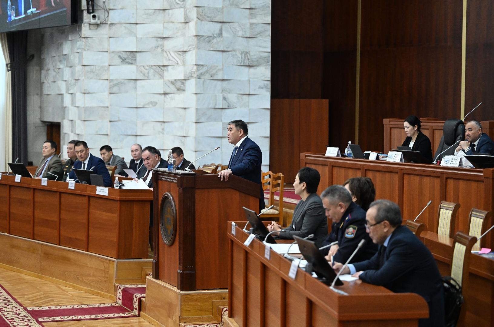 Parliament of Kyrgyzstan approves move for self-dissolution