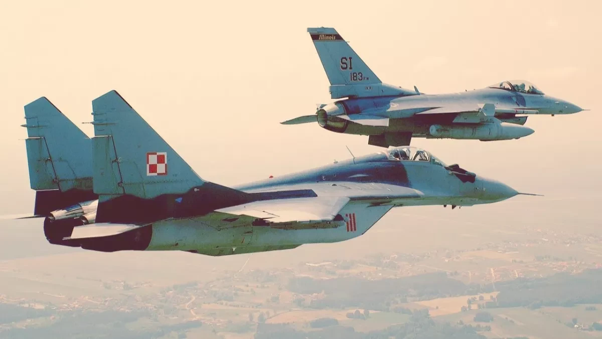 Poland scrambles fighters amid Russian air strikes on Ukraine