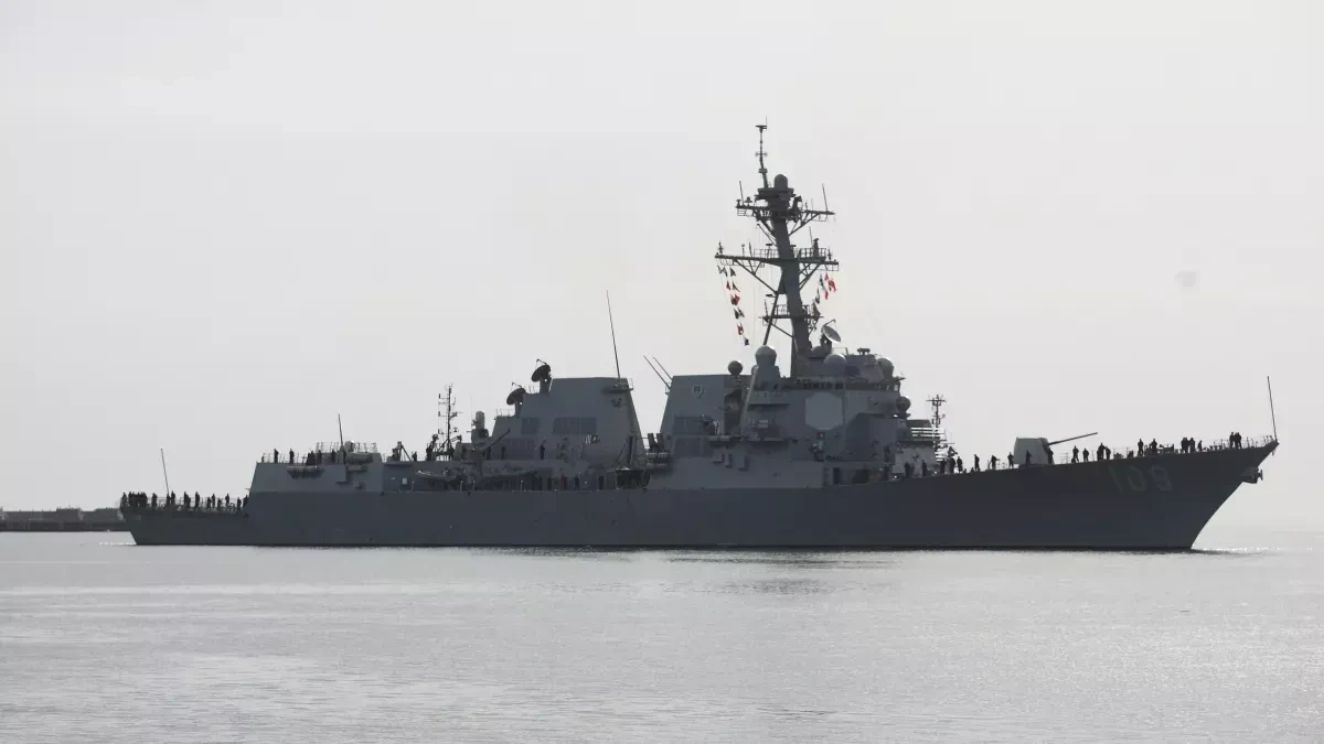 Venezuelan aircraft fly near US navy vessel in “provocative” move, Pentagon says