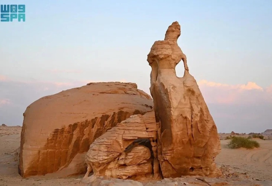 What Saudi rock formation resembles a bride in a desert gown?