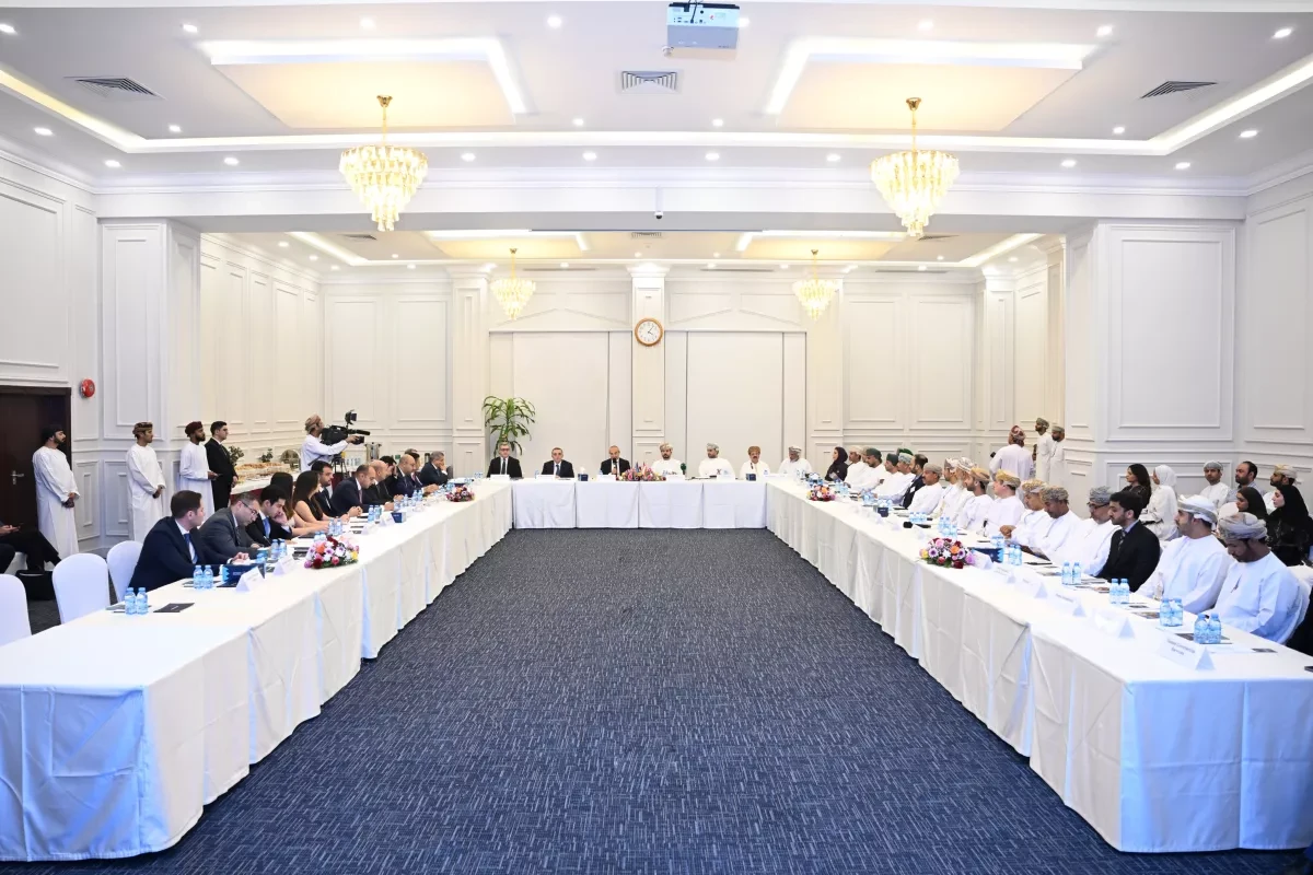 Azerbaijan, Oman hold business roundtable focusing on investment, digital transformation PHOTO