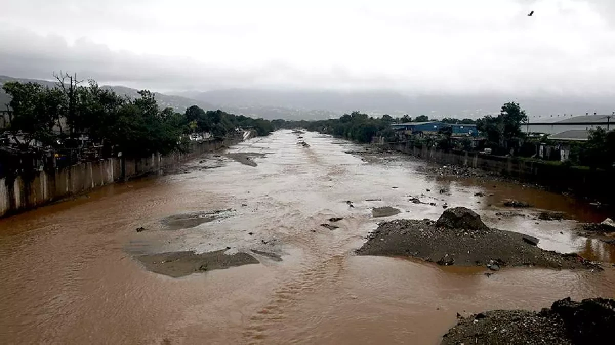 Hurricane Melissa batters Jamaica with catastrophic winds, heads toward Cuba