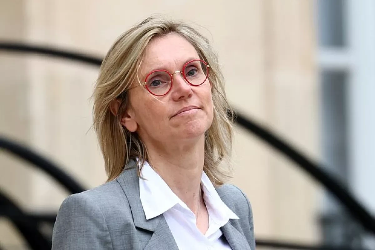 French minister urges unity after PM Lecornu resignation