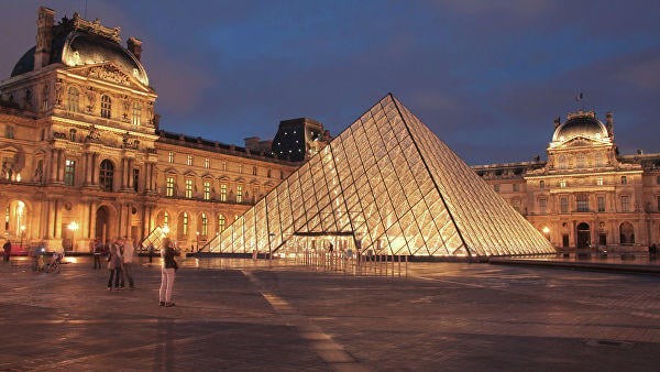 Over 100 investigators probe Louvre heist in Paris