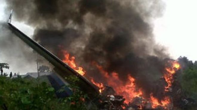 Plane crashes near Texas Airport