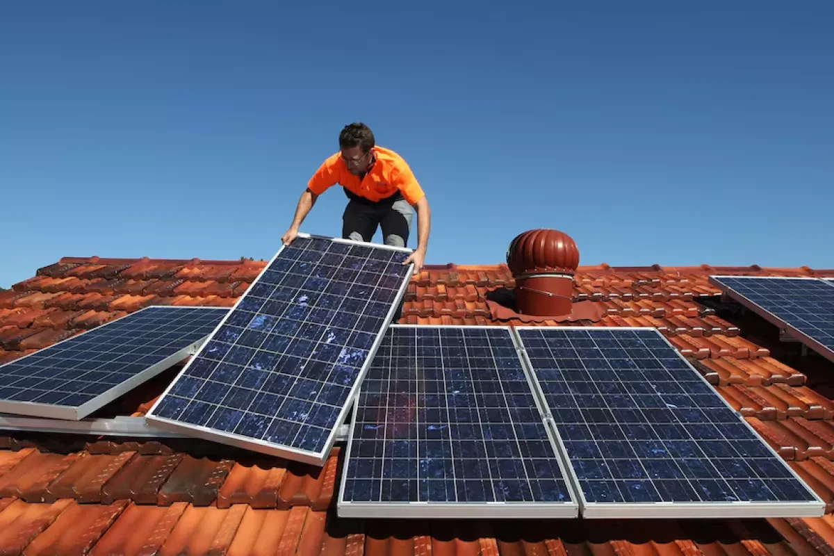 Australia to offer free solar power for three hours a day