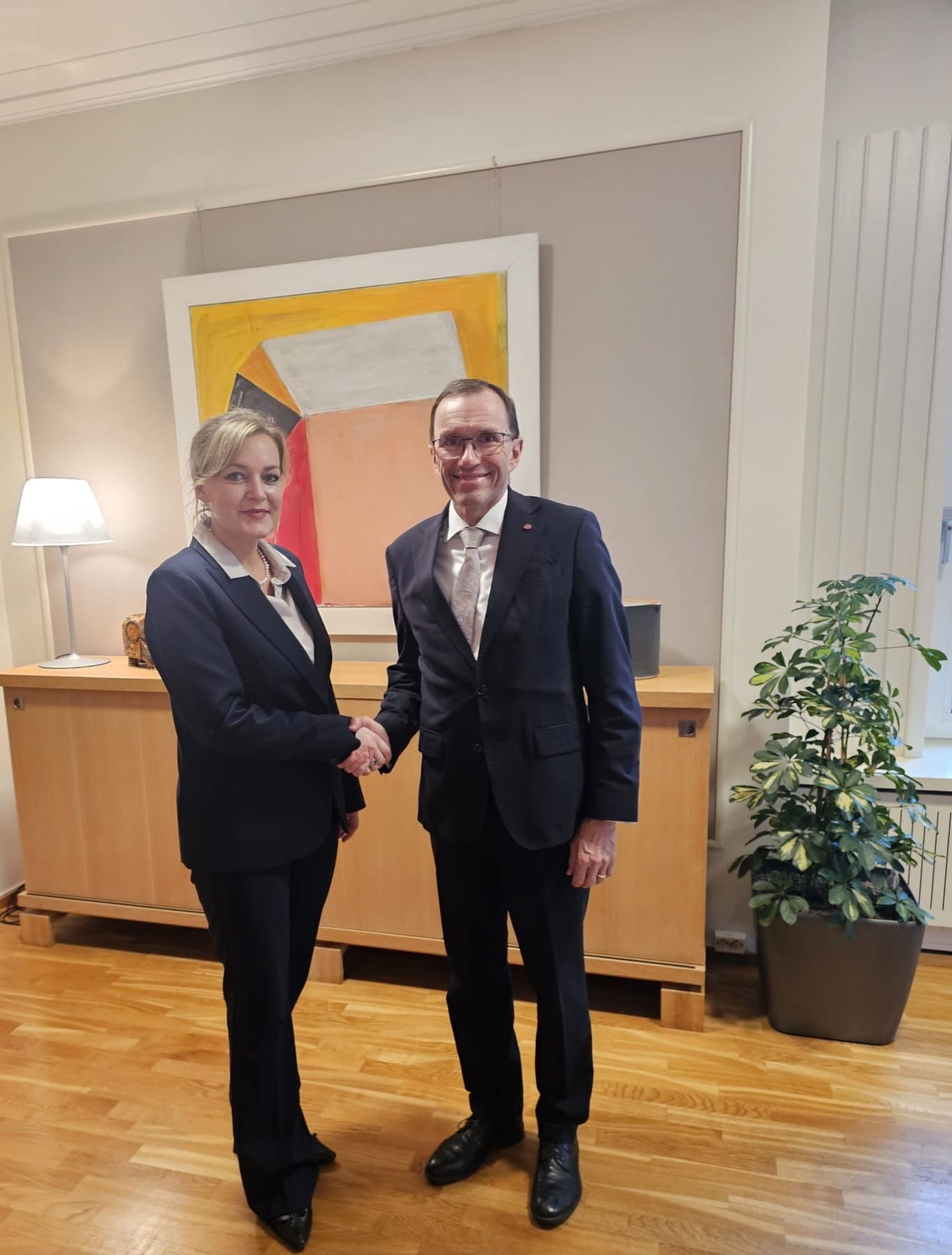 Bosnia’s ambassador presents embassy priorities in meeting with Norway’s FM