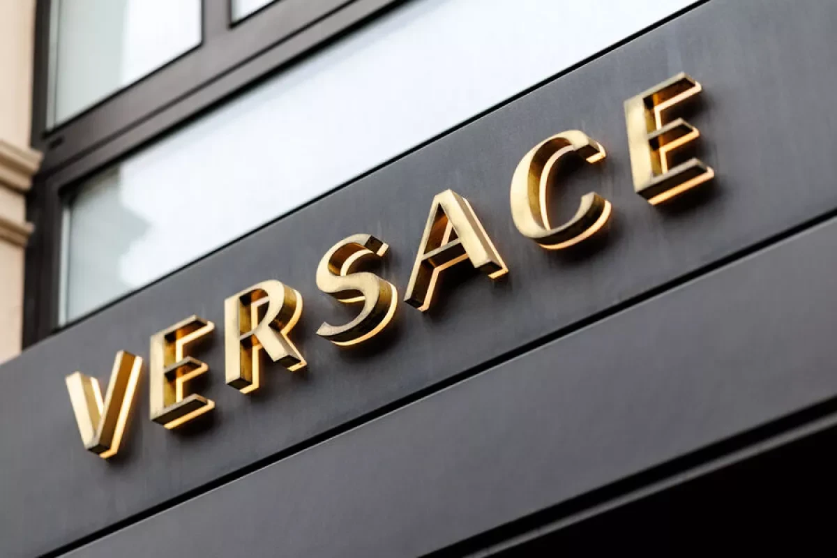 Italian police uncover gang that stole Versace clothing for five years