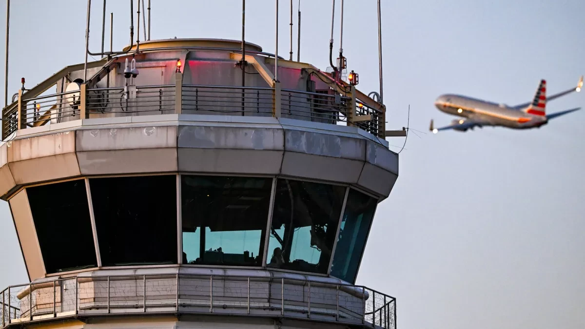 Could air controllers bring about end to US government shutdown?