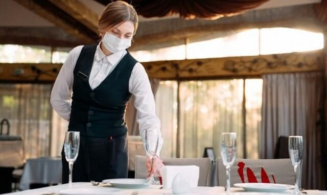 Turkiye bans hidden service charges in restaurants