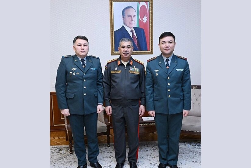 Zakir Həsənov Qazaxıstanın yeni hərbi attaşesini qəbul etdi