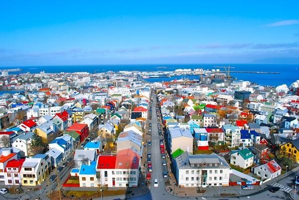 Iceland looks to fast-track vote on joining EU