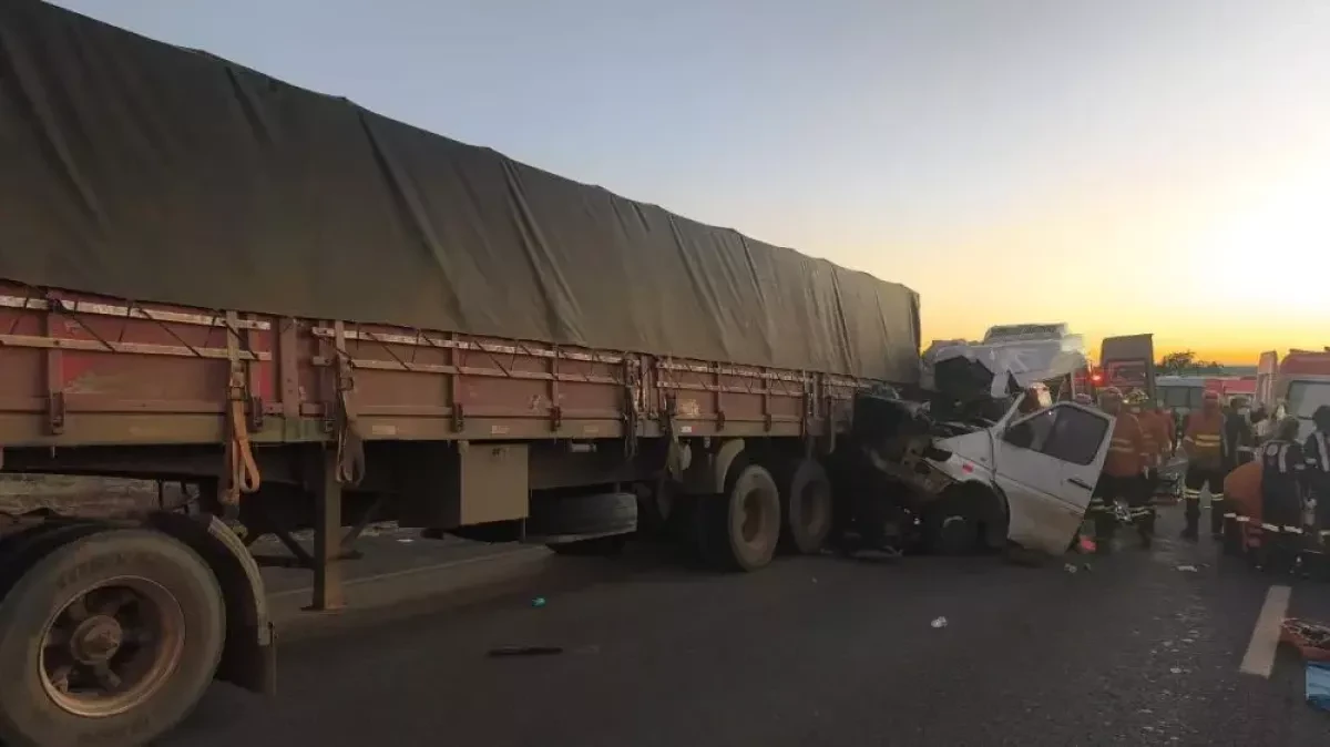 Deadly road accident in Brazil leaves five dead, eleven injured PHOTO